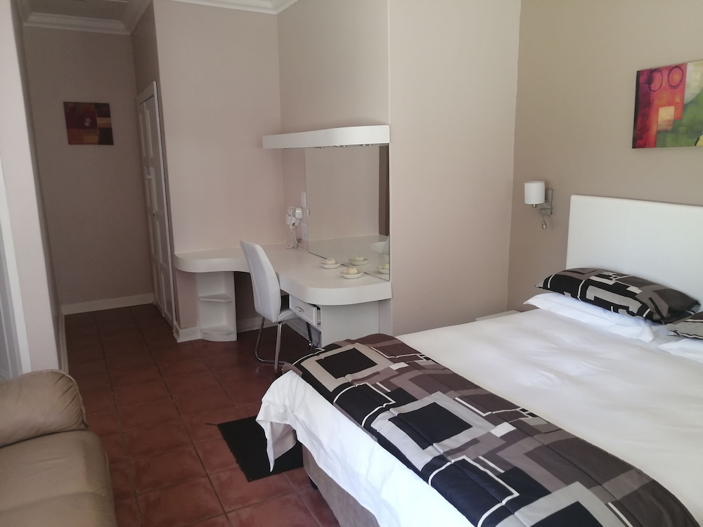 Thatchers Guest Rooms view 3