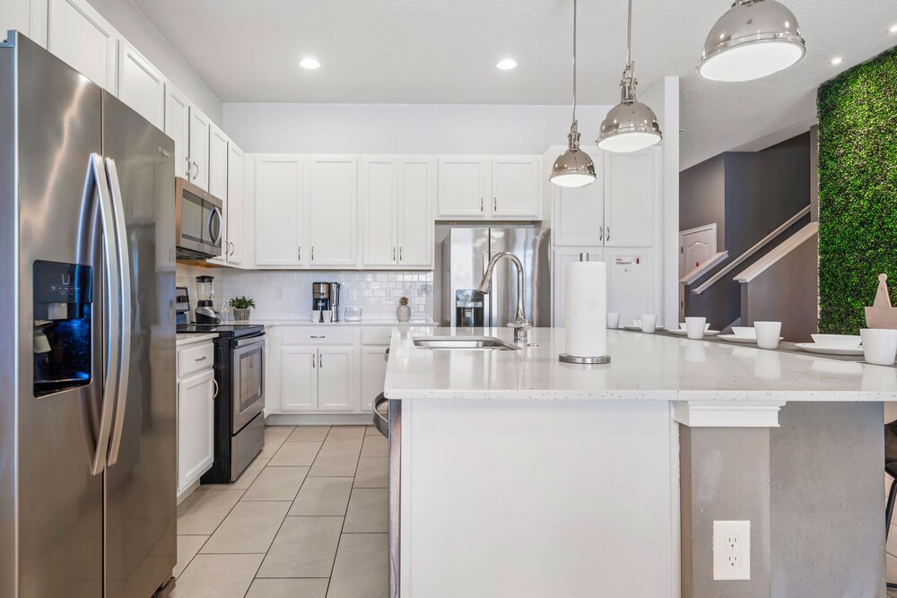 8005 Oak Shadow Ct