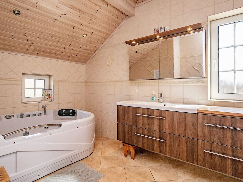 Modern Retreat at Knud Strand - By Traum Ferienwohnungen