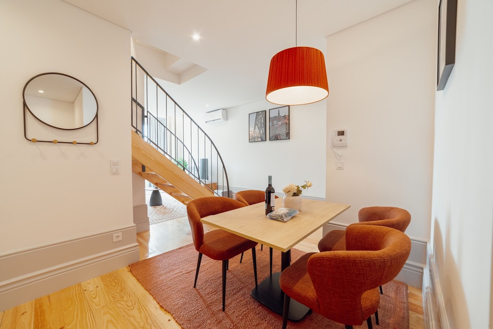 Heart OF Porto Apartment F Duplex by Vacationy