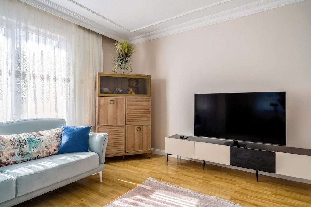 Spacious and Fully Furnished Flat in Bahcelievler
