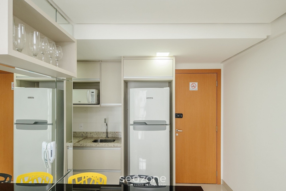Studio w/ Pool & gym in Condo - Lhg1603