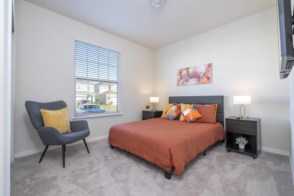 Gorgeous 5Bd w Pool at Windsor Island Resort 3882 view 5
