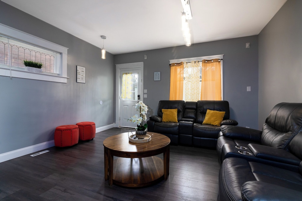 Double House Rental – 11Br Perfect For Big Groups