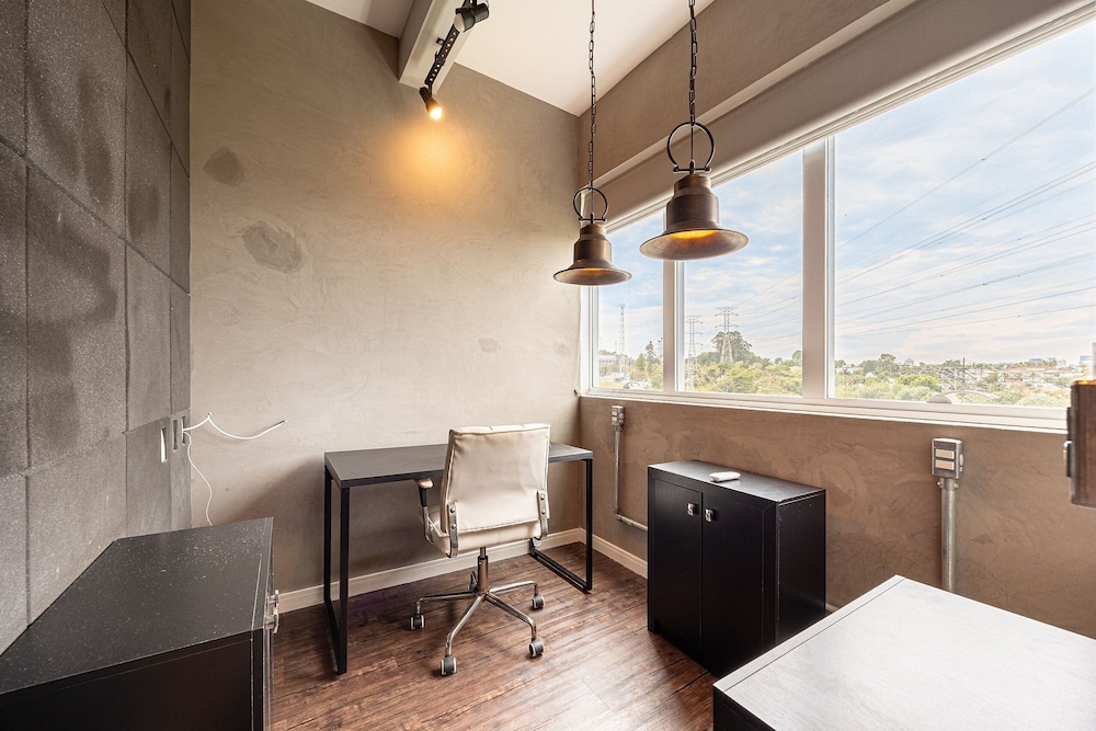 Premium Modern Studio in Alphaville