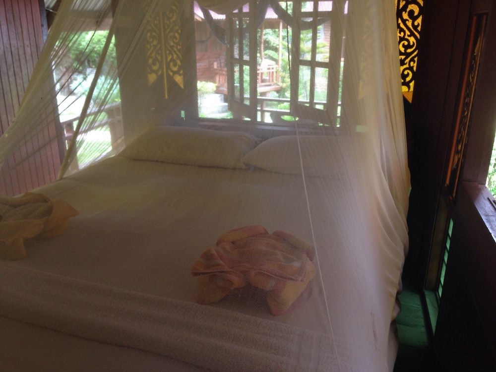 Hut Sun Bungalow
