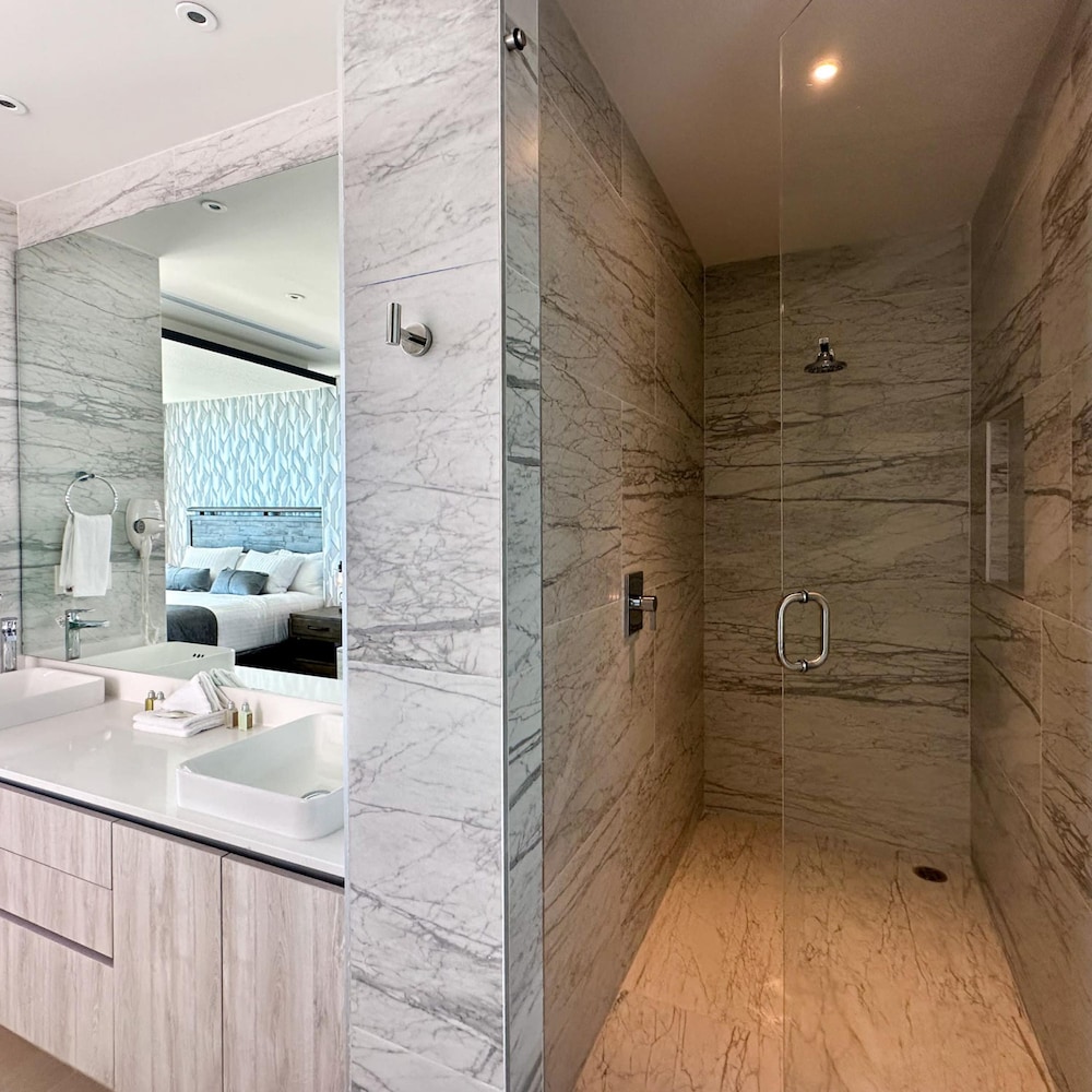 Brand New 6 Bedroom Penthouse