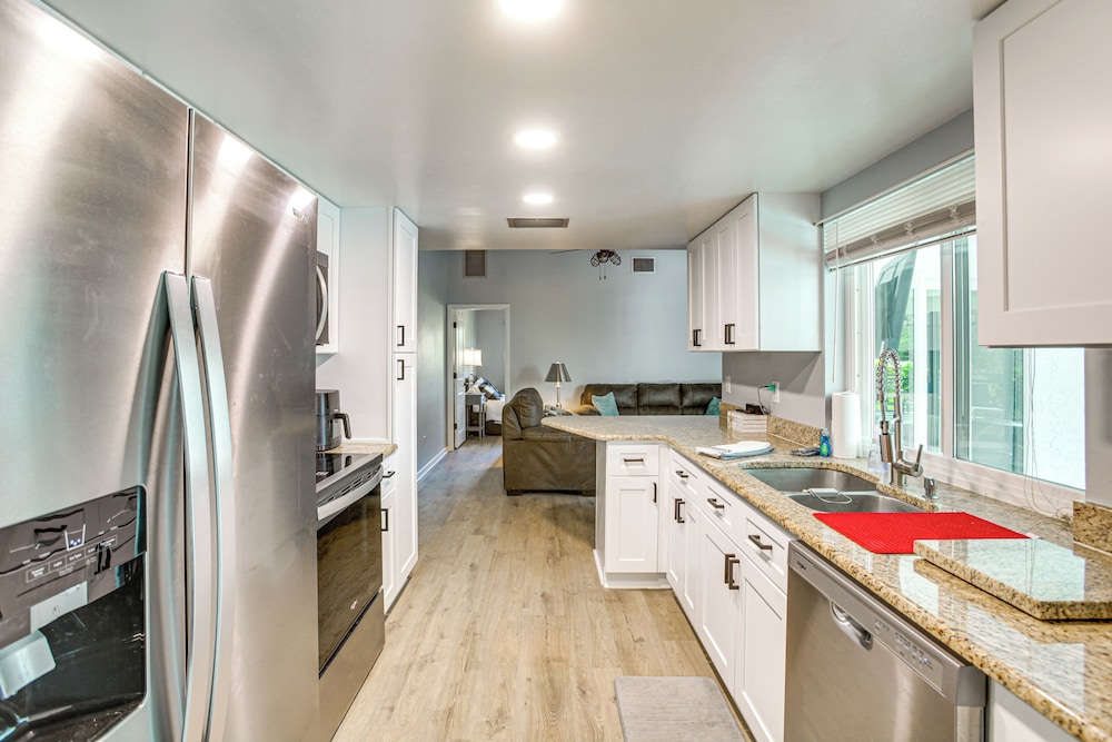 Swim, Hike & Golf: Family Gem in Cape Coral!