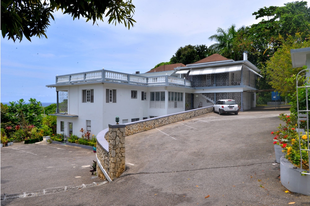 Hotel Palm View Guesthouse and Conference Centre - Image 1