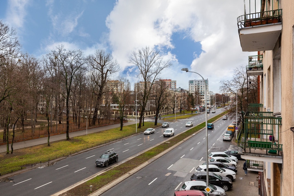 Apartment With Parking by Renters view 2