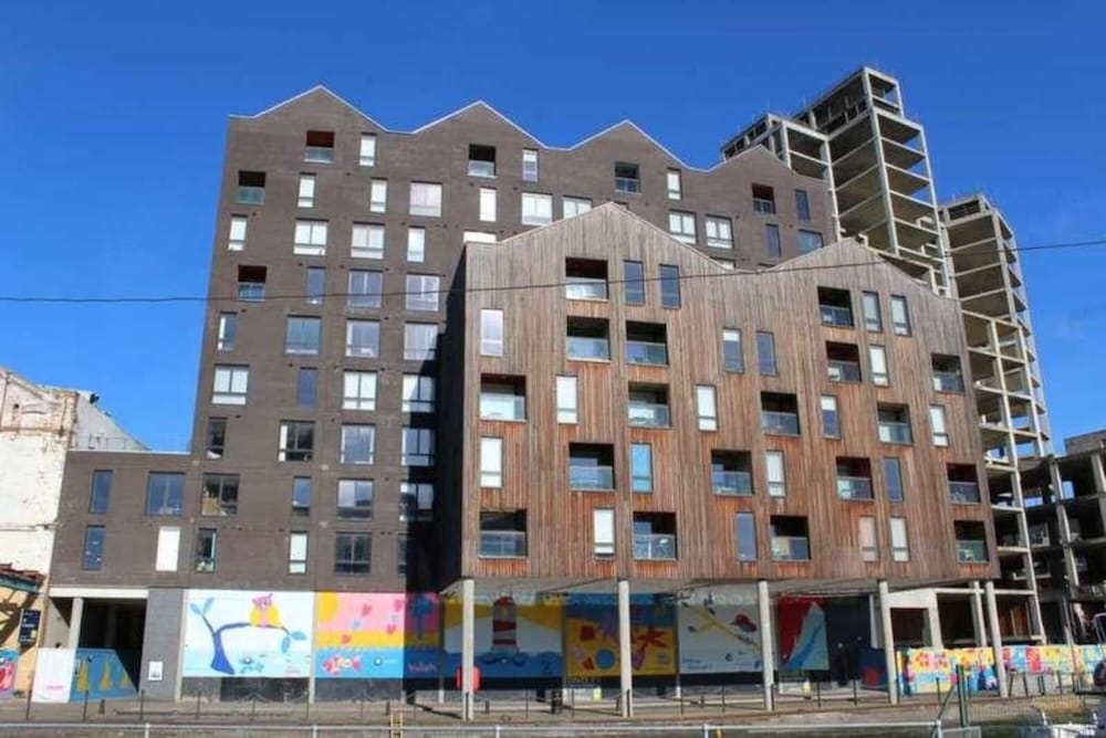 1 Bed Waterfront Parking 2nd Flr 203 view 2