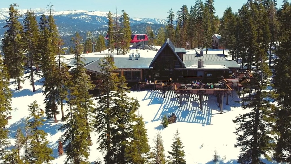 Lake Tahoe Vacations - The Cottages at Old Greenwood - Property Image 37