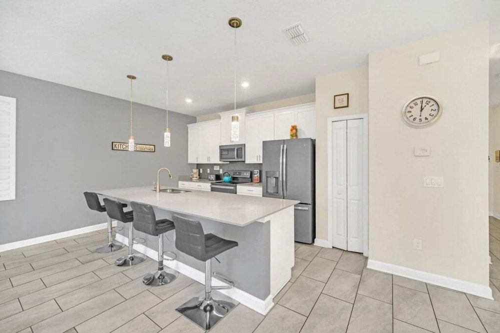 Beautiful Paradise Palms Retreat 4 Bedroom Townhouse
