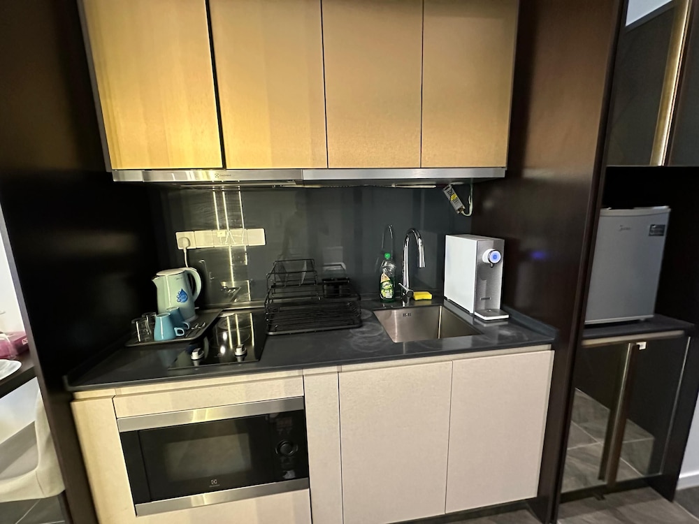 Scarletz Suites KLCC by Azure Heaven