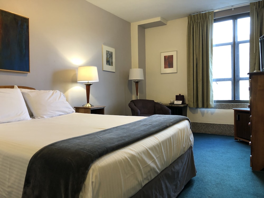 Brattleboro Vacations - Latchis Hotel - Property Image 4