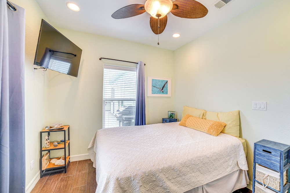 Canal-front Coastal Getaway in Gilchrist w/ Deck