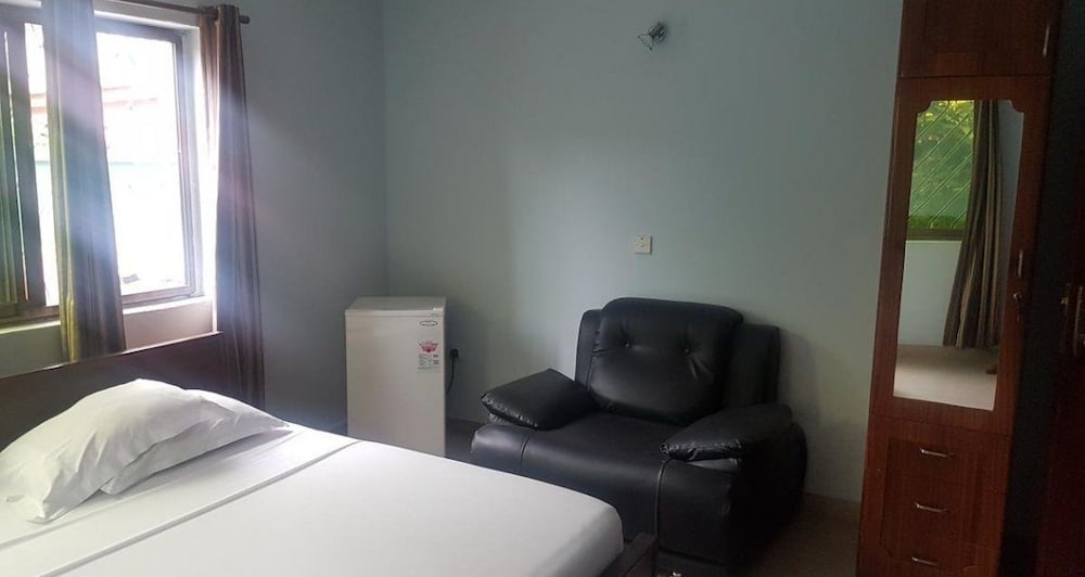 Photo 6