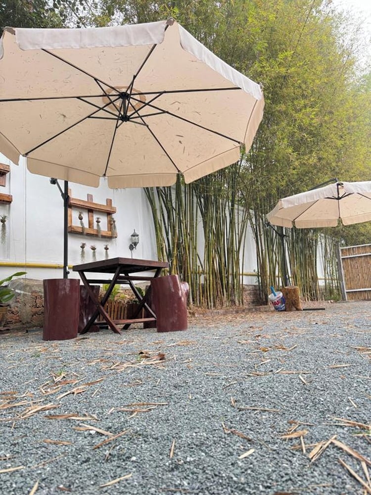 The Forest Hill Cafe & Homestay