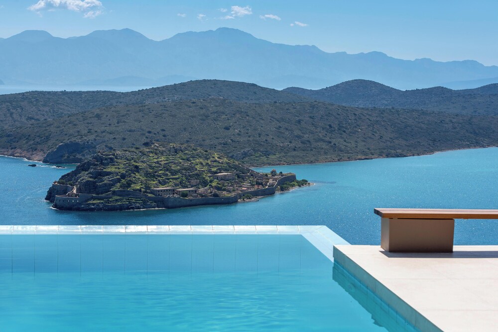 Notiko villas