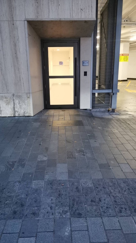 3 Double 1 Single 2 Sofa Beds apartment