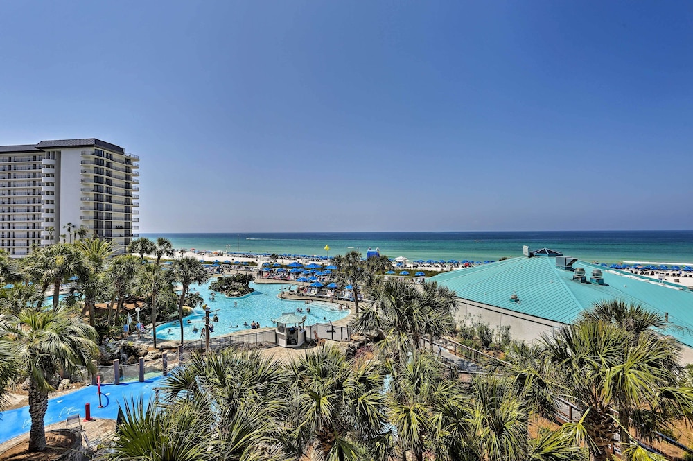 Panama City Beach Condo w/ Balcony & Ocean Views