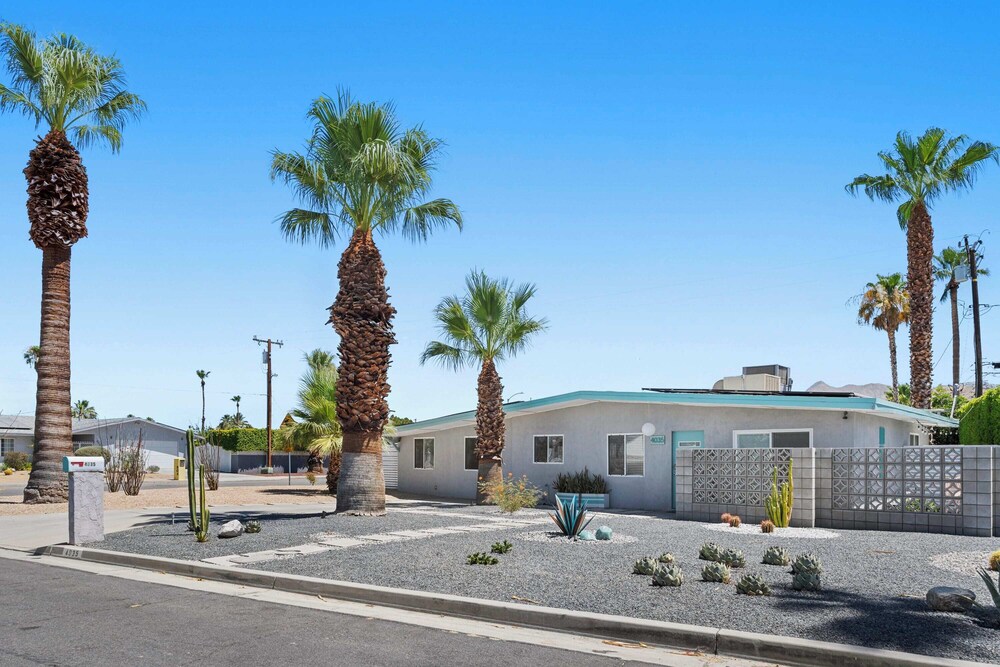 Modern Heart Oasis With Pool!