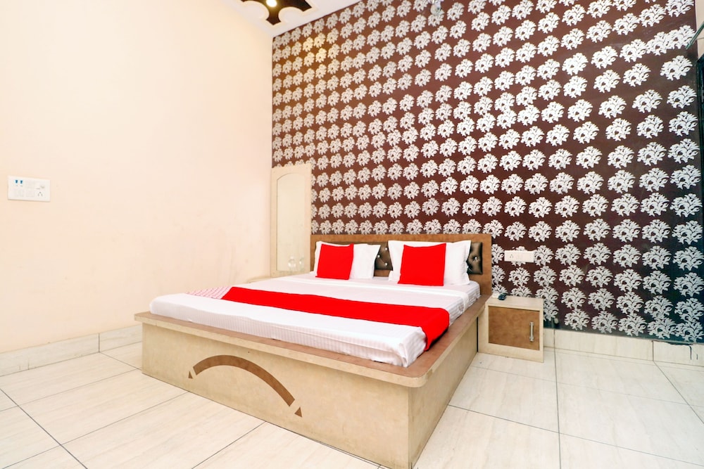OYO 43293 Hotel Pushp Vatika view 5