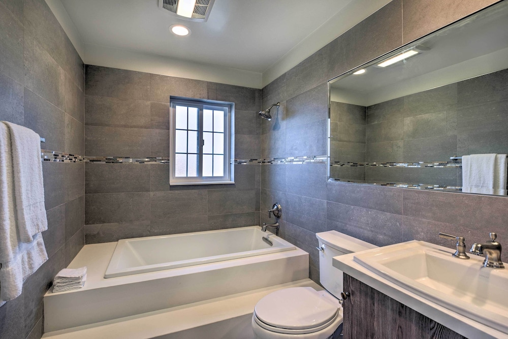 'the Castle' Hacienda Heights Home w/ Patio Pool - Property Image 14