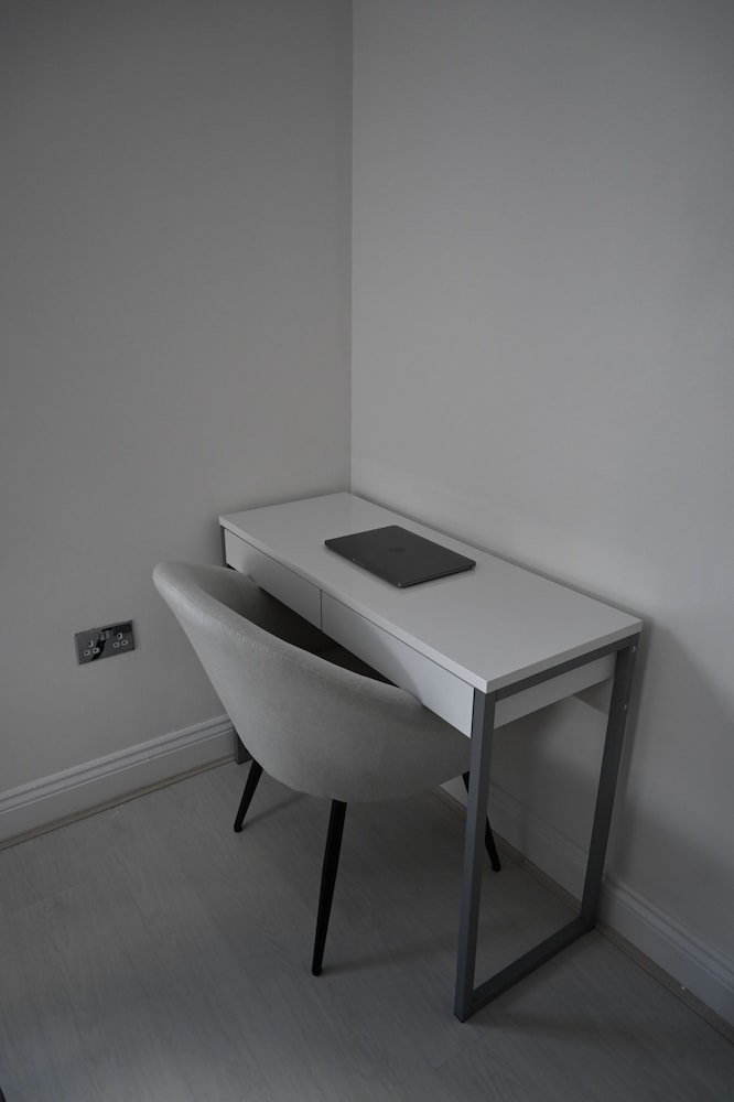 Cozy London Apartment With 2 Bedrooms&free Parking