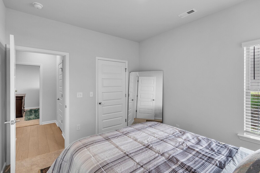 Modern Nest - Huntsville Hideaway 3 Bedroom Home