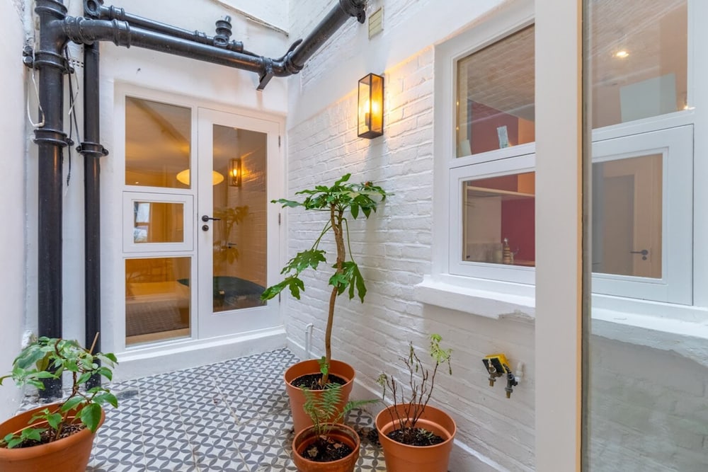 Chic 1BD Flat W/private Terrace Knightsbridge!