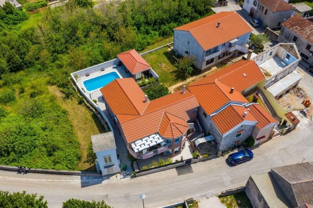 Luxury Villa With Pool - H view 5