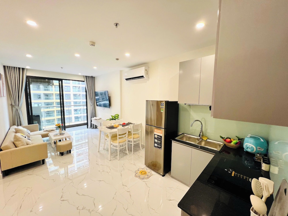 Lyshing Apartment in Vinhomes Grand Park