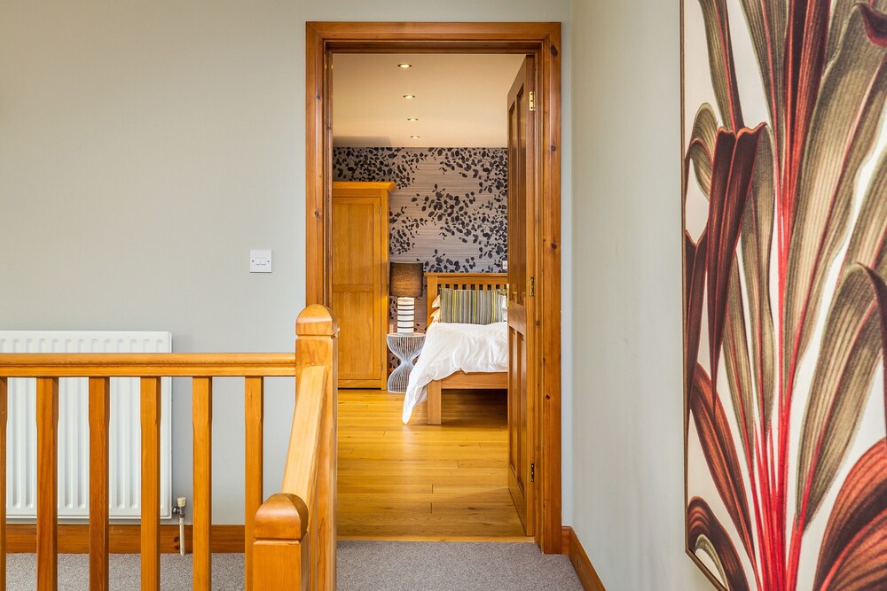 Broadleaf Lodge