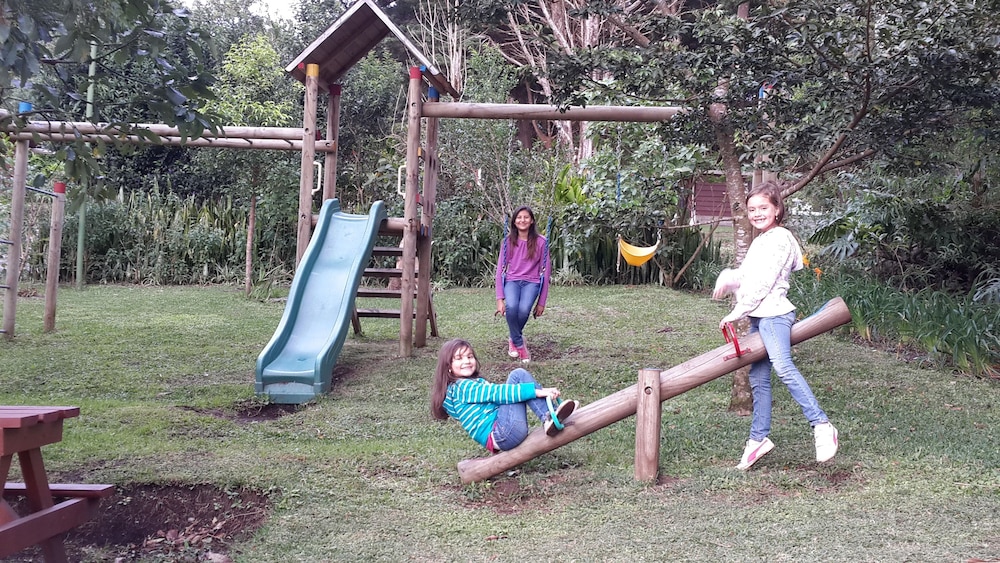 Los Pinos Cabanas y Jardines