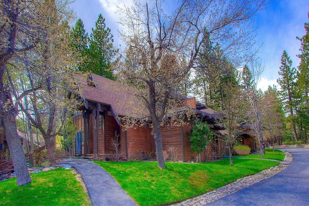 Lake Tahoe Vacations - Third Creek Comfort 2 Bedroom Townhouse by RedAwning - Property Image 17
