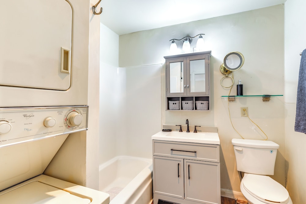 1 Mi to Dtwn Saratoga Springs: Cozy Duplex Apt!