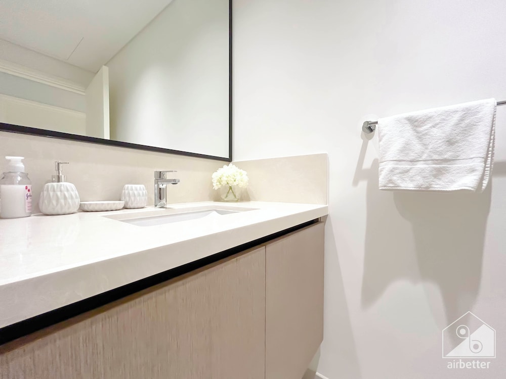 Luxurious 4B Balcony & Views Burjcrown Downtown