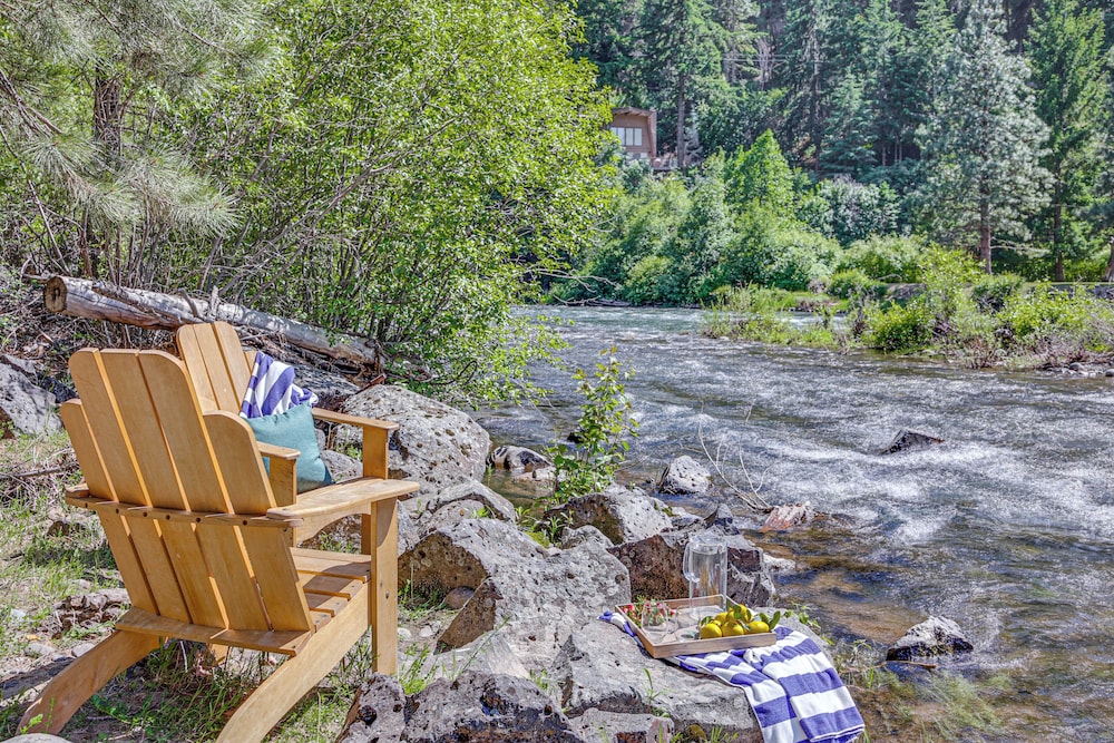 Luxury Cabin on Naches River, Near Mount Rainier!
