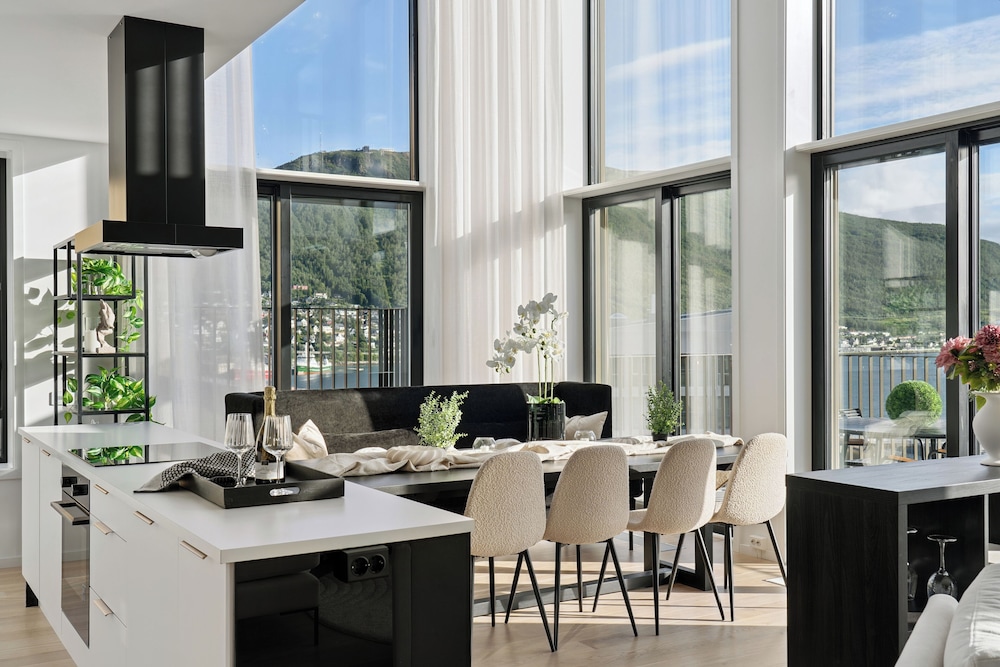 TotalApartments Northern Lights Penthouse