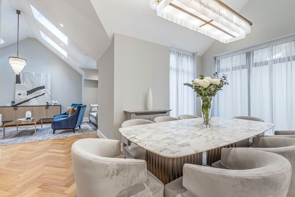 Wimpole Mews - 4 Bedroom Apartment