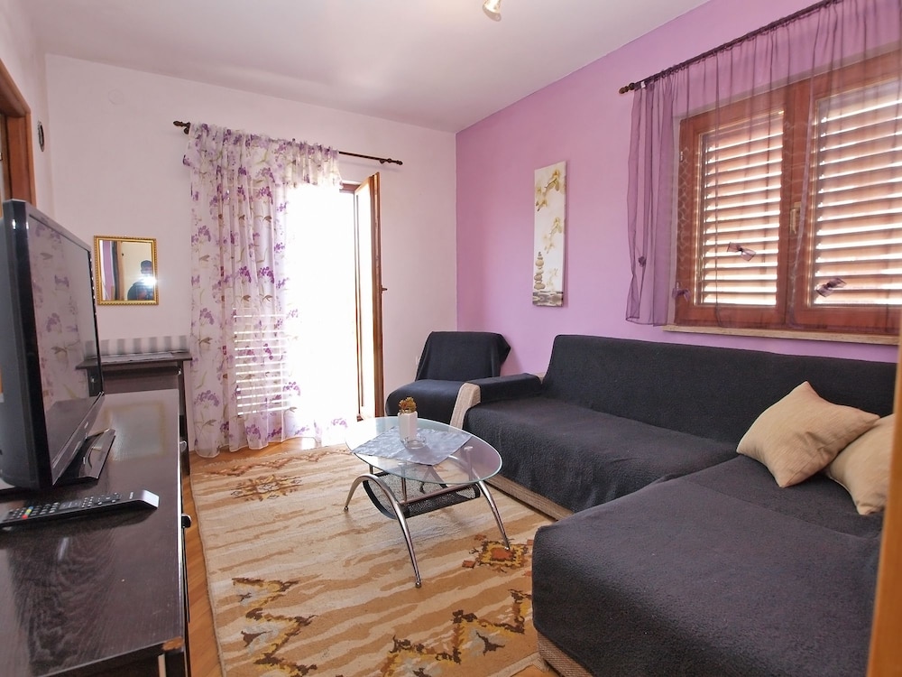 Apartment Ana 1068