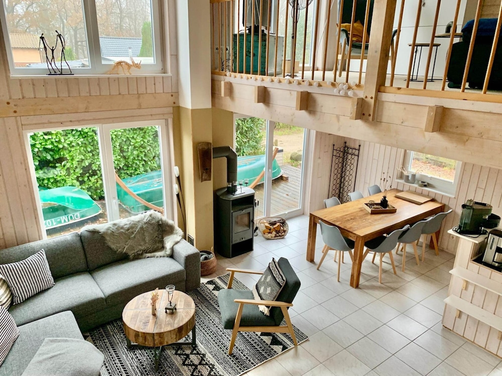 Lovely Holiday Home in Dummer Near Lake