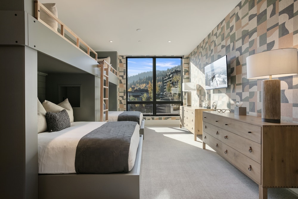 201 - Four Bedroom Argent 4 Condo