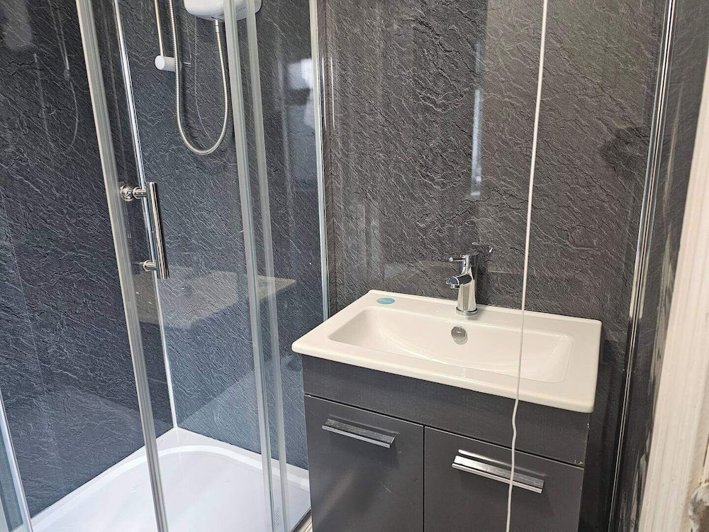 Charming and Compact Studio in Bridgend