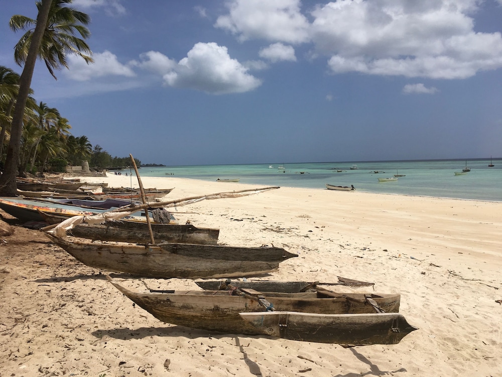 Ocean Breeze Lodge