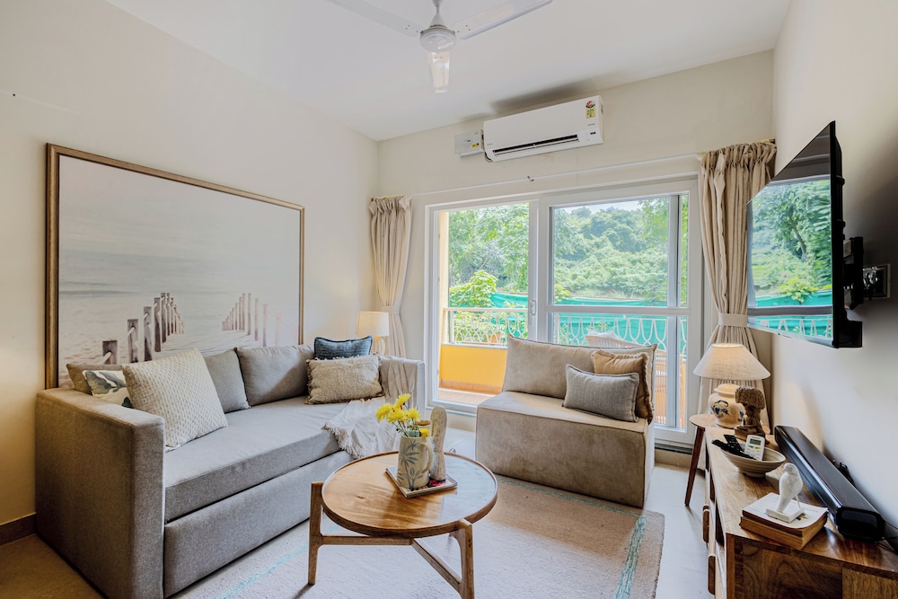 Alaya Stays Veera Marina 1BHK with Pool