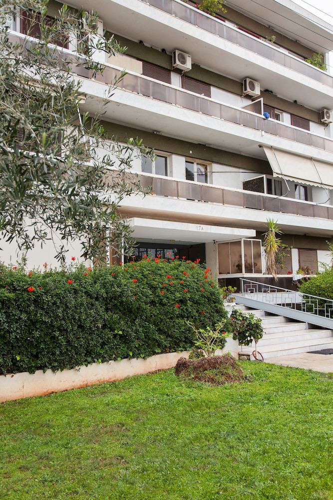 Glyfada Square Modern And Cozy Apartment view 4