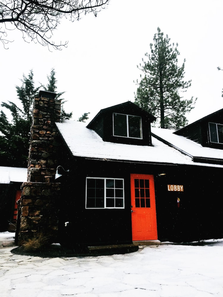 Noon Lodge at Mallard Bay