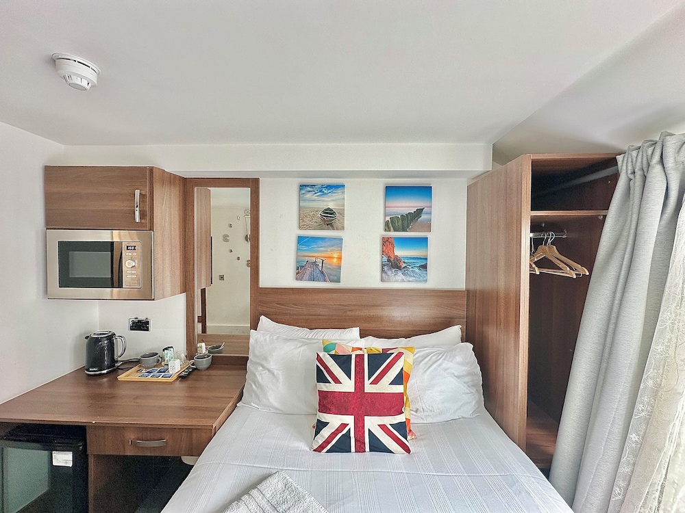 205 Earls Court